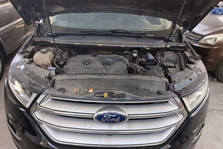 Used Ford Edge 2015 2.0T GTDi Two-Wheel-Drive Platinum Edition Engine Bay
