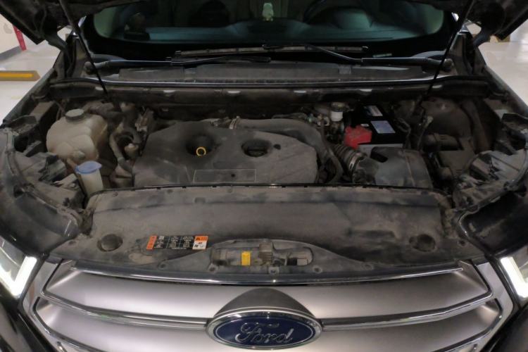 Used Ford Edge 2015 2.0T GTDi Two-Wheel-Drive High-Line Version Engine Bay