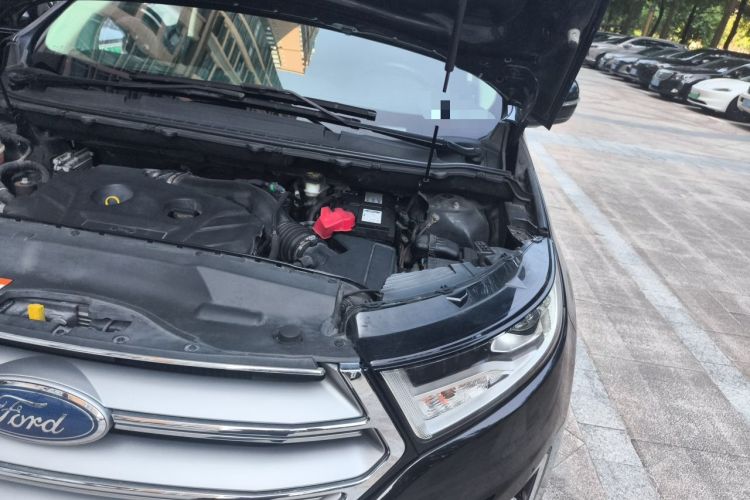 Used Ford Edge 2015 2.0T GTDi Two-Wheel-Drive Platinum Edition Engine Bay Left