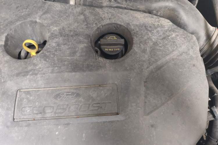 Used Ford Edge 2015 2.0T GTDi 4x4 High-Grade Model Engine Bay Left