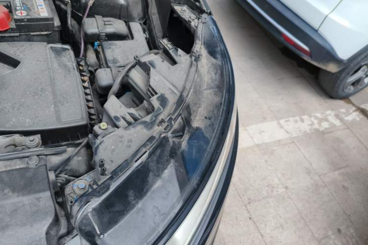 Used Ford Edge 2015 2.0T GTDi 4x4 High-Grade Model Engine Bay Left