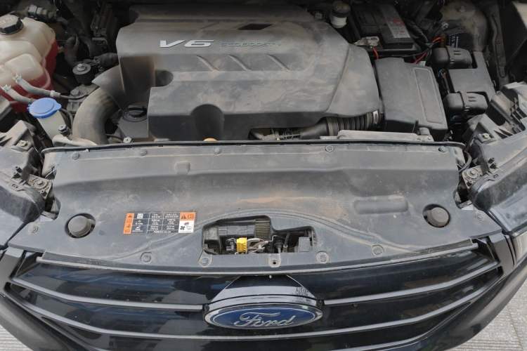 Used Ford Edge 2015 2.7T GTDi 4x4 Sporty 7-Seater Engine Bay