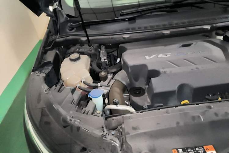 Used Ford Edge 2015 2.7T GTDi 4x4 Prestige 7-Seater Engine Bay Right