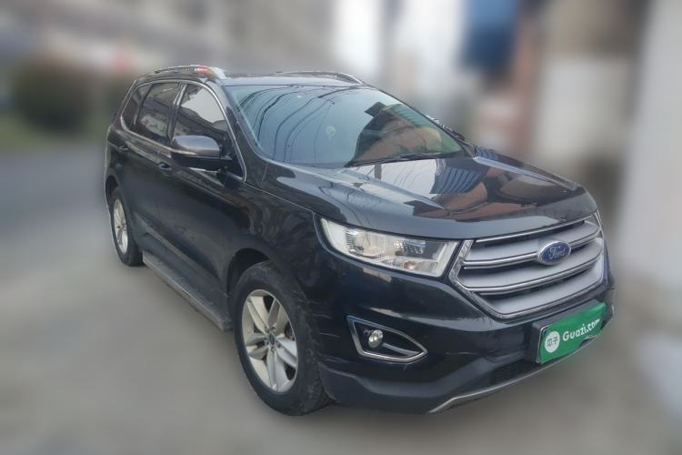 Used Ford Edge 2015 2.0T GTDi Two-Wheel-Drive Platinum Edition Front Right 45 Deg