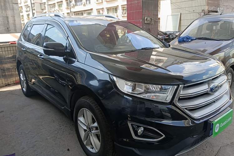 Used Ford Edge 2015 2.0T GTDi Two-Wheel-Drive Platinum Edition Front Right 45 Deg