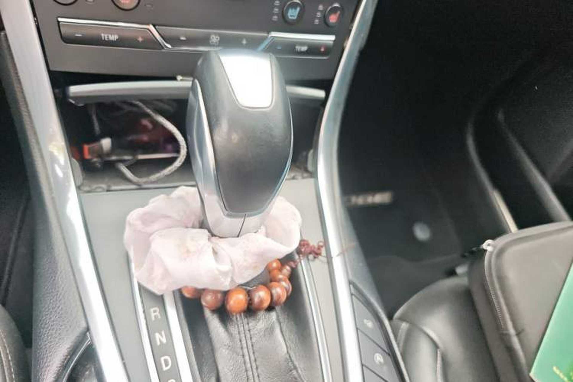 Used Ford Edge 2015 2.0T GTDi Four-Wheel Drive Prestige Model Gear Lever