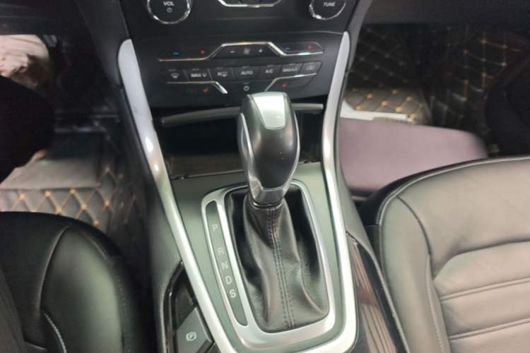 Used Ford Edge 2015 2.0T GTDi 4x4 High-Grade Model Gear Lever