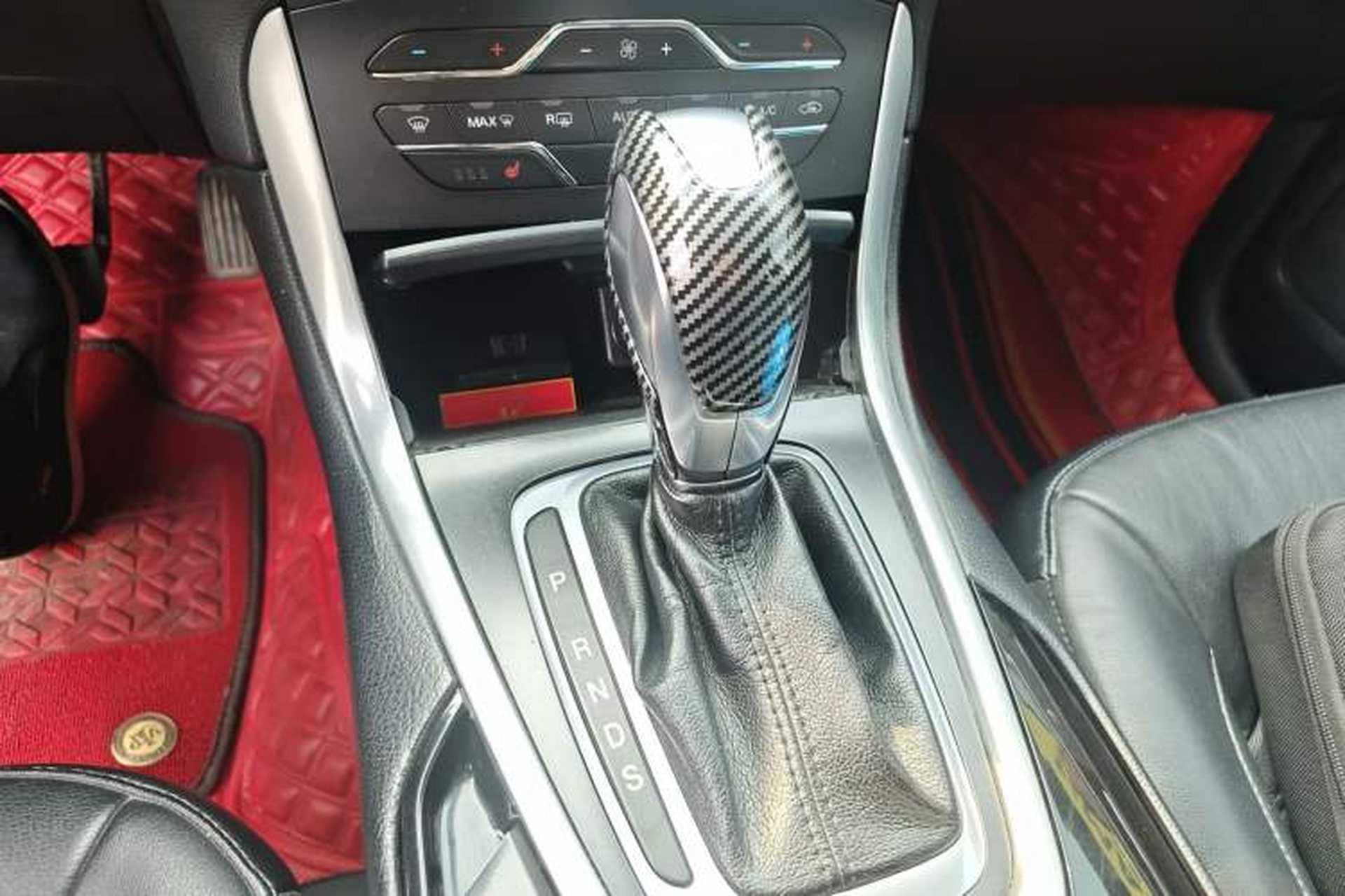 Used Ford Edge 2015 2.0T GTDi Two-Wheel-Drive High-Line Version Gear Lever
