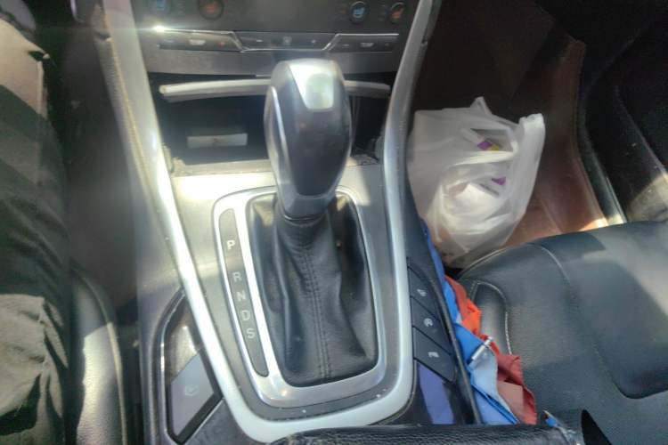 Used Ford Edge 2015 2.0T GTDi Four-Wheel Drive Prestige Model Gear Lever