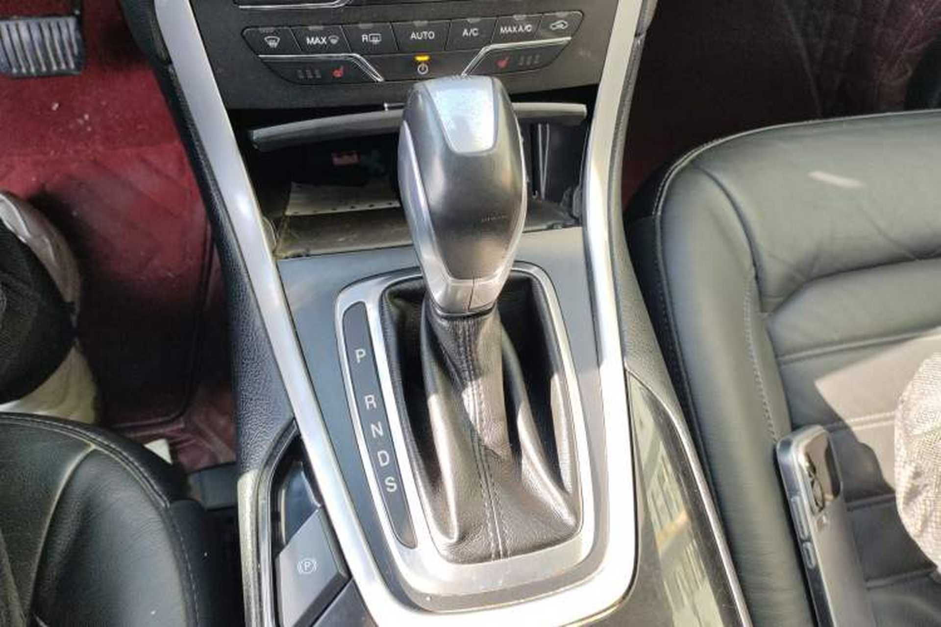 Used Ford Edge 2015 2.0T GTDi 4x4 High-Grade Model Gear Lever