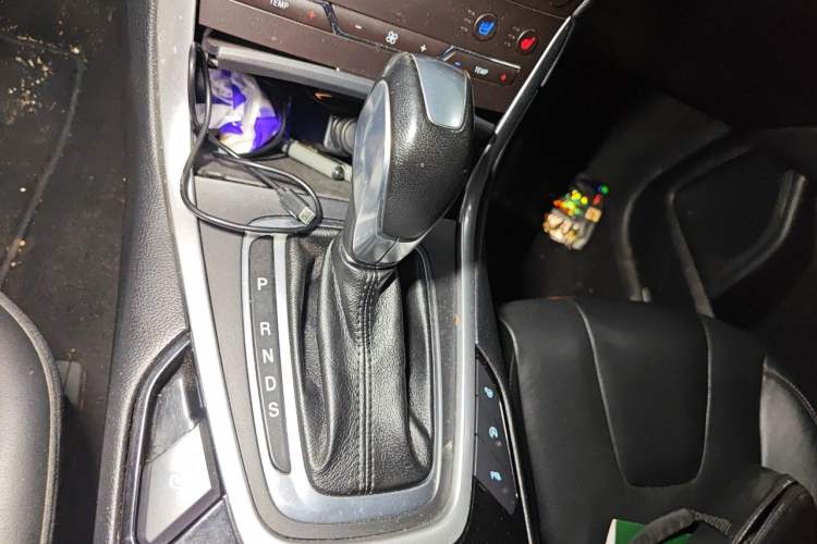Used Ford Edge 2015 2.0T GTDi Four-Wheel Drive Prestige Model Gear Lever