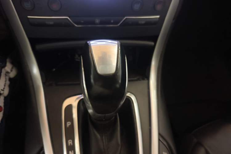 Used Ford Edge 2015 2.0T GTDi Four-Wheel Drive Prestige Model Gear Lever
