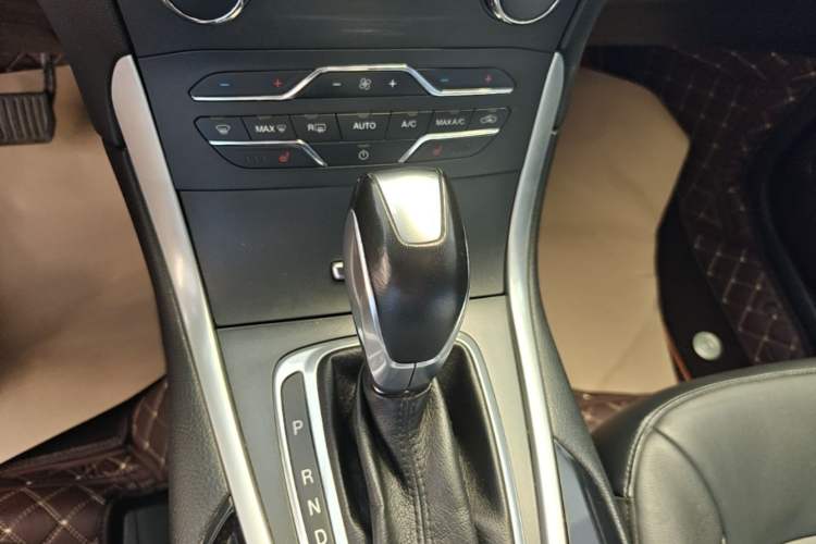 Used Ford Edge 2015 2.0T GTDi 4x4 High-Grade Model Gear Lever