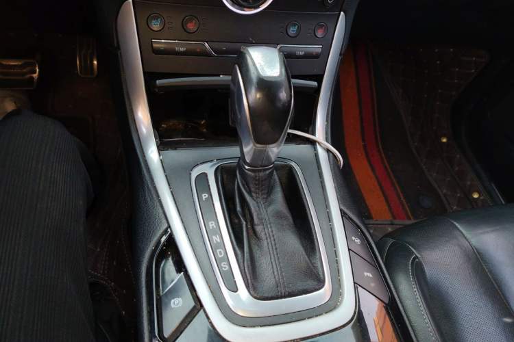 Used Ford Edge 2015 2.7T GTDi 4x4 Prestige 7-Seater Gear Lever
