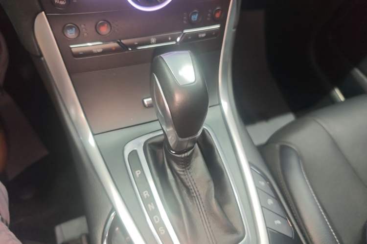 Used Ford Edge 2015 2.0T GTDi Four-Wheel Drive Prestige Model Gear Lever