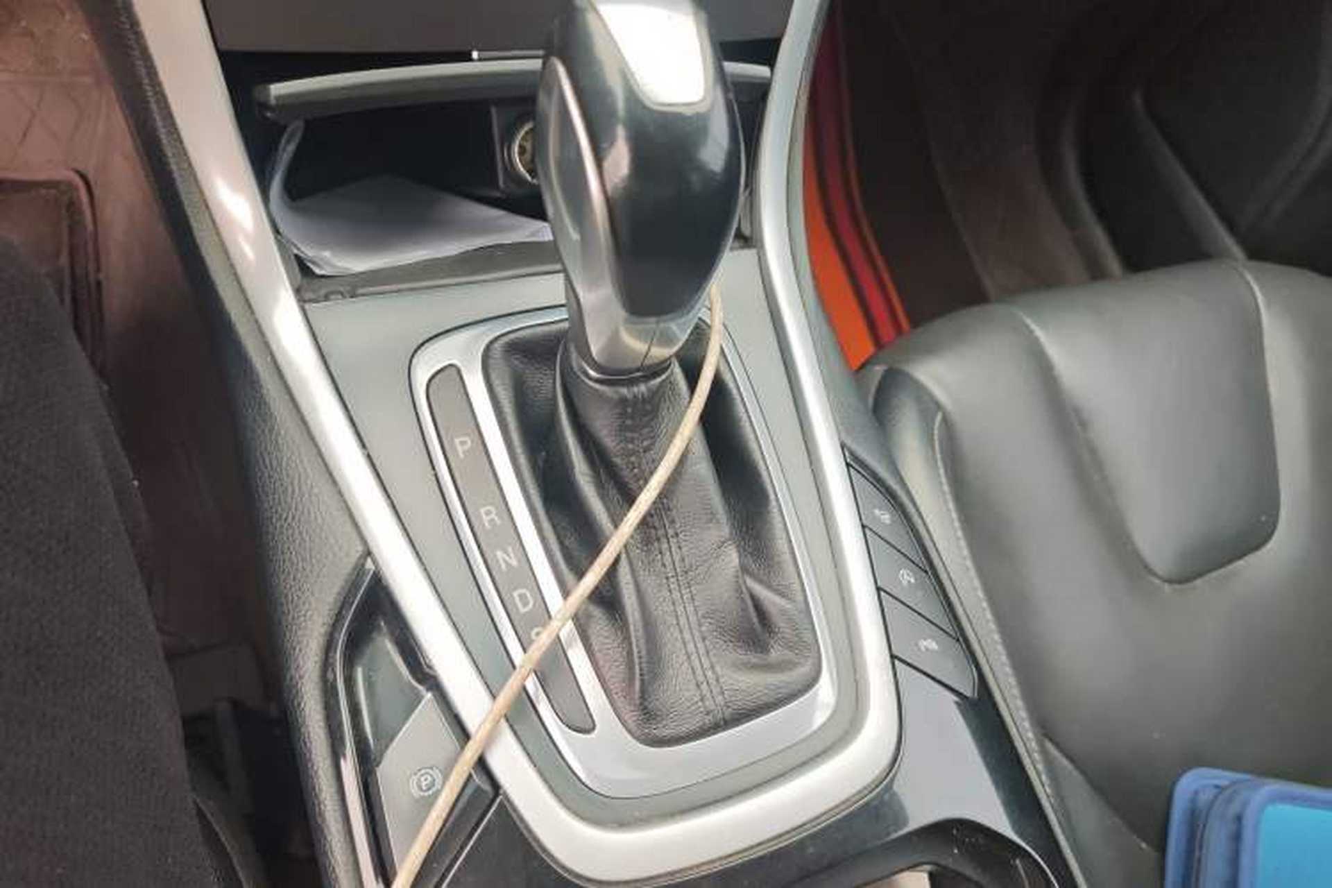 Used Ford Edge 2015 2.0T GTDi Four-Wheel Drive Prestige Model Gear Lever