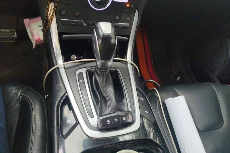 Used Ford Edge 2015 2.7T GTDi 4x4 Prestige 7-Seater Gear Lever