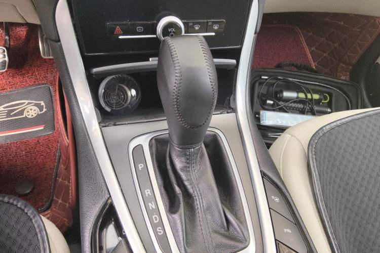 Used Ford Edge 2015 2.7T GTDi 4x4 Prestige 7-Seater Gear Lever