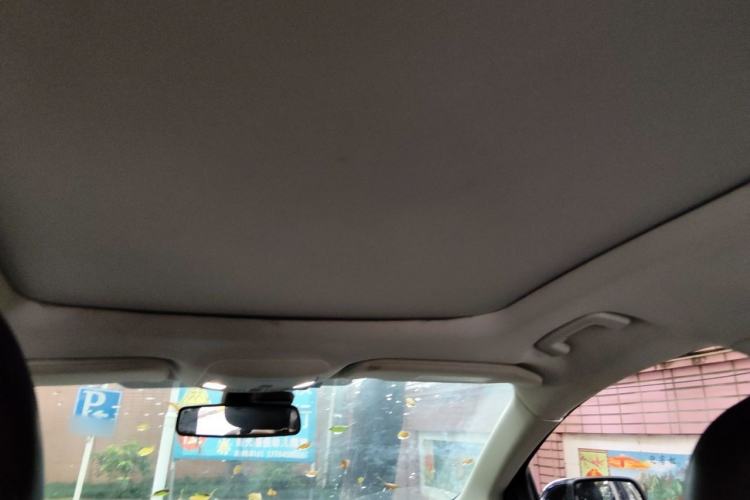 Used Ford Edge 2015 2.0T GTDi Two-Wheel-Drive High-Line Version Headliner