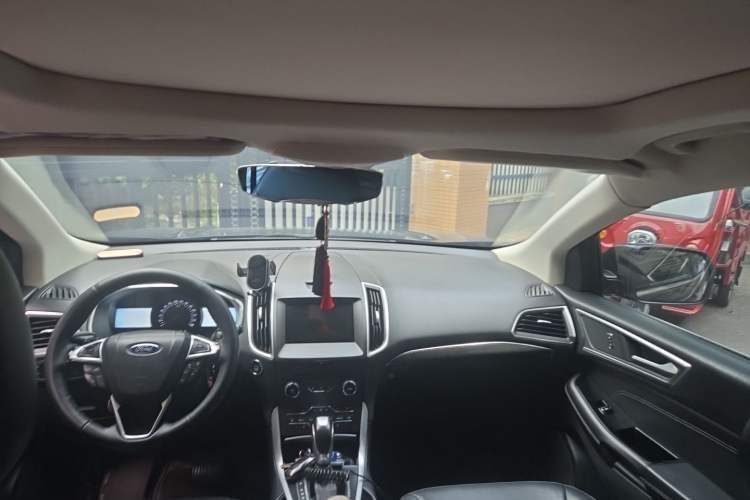 Used Ford Edge 2015 2.0T GTDi 4x4 High-Grade Model Headliner