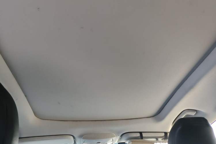 Used Ford Edge 2015 2.0T GTDi Two-Wheel-Drive High-Line Version Headliner