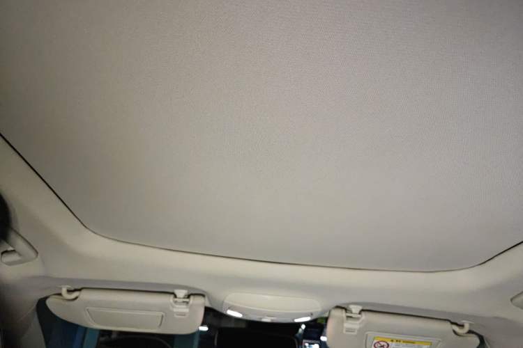Used Ford Edge 2015 2.0T GTDi Four-Wheel Drive Prestige Model Headliner