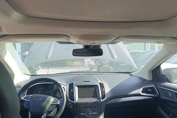 Used Ford Edge 2015 2.0T GTDi Four-Wheel Drive Prestige Model Headliner