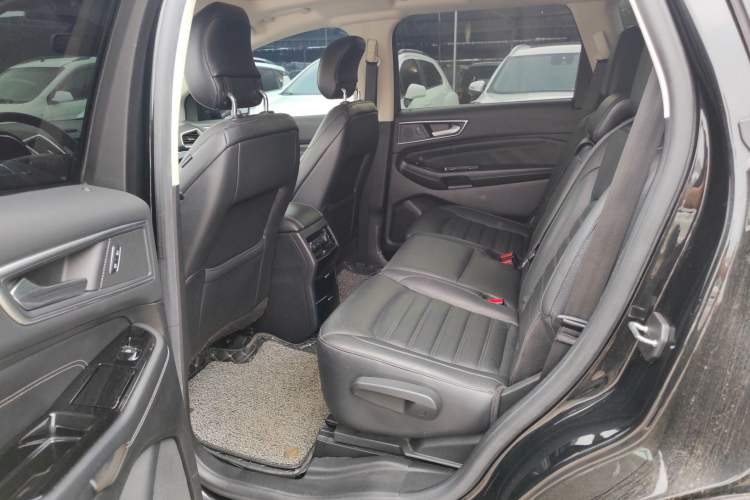 Used Ford Edge 2015 2.0T GTDi Two-Wheel-Drive High-Line Version Interior 2