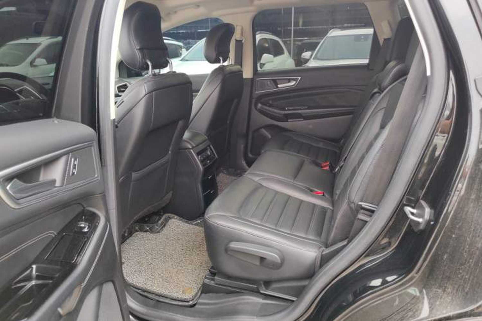 Used Ford Edge 2015 2.0T GTDi Two-Wheel-Drive High-Line Version Interior 2