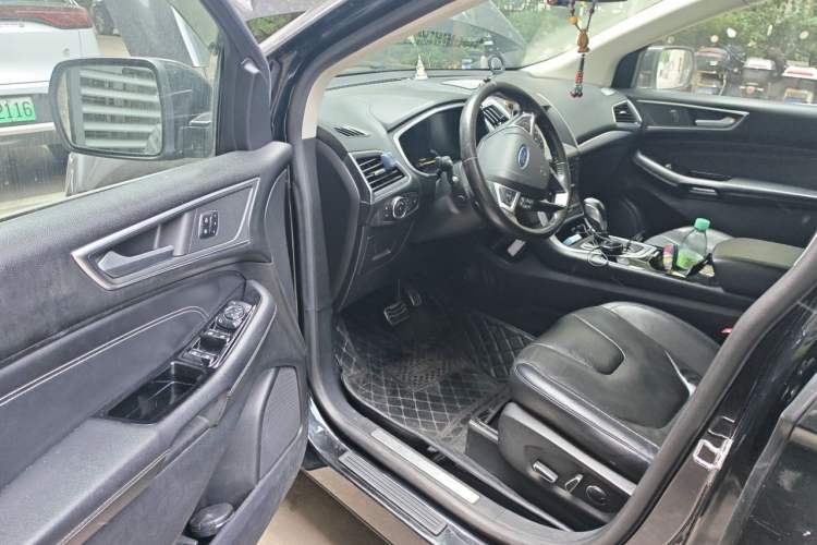 Used Ford Edge 2015 2.0T GTDi Four-Wheel Drive Prestige Model Interior 3