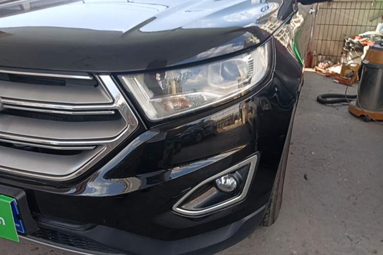 Used Ford Edge 2015 2.0T GTDi Two-Wheel-Drive Platinum Edition Left Front Headlight