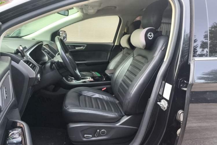 Used Ford Edge 2015 2.0T GTDi Two-Wheel-Drive Platinum Edition Left Front Seat