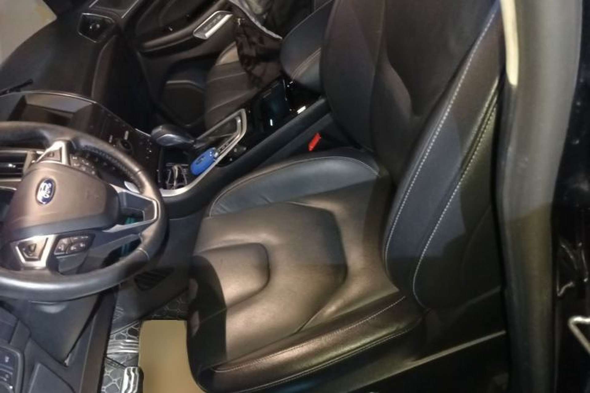Used Ford Edge 2015 2.7T GTDi 4x4 Prestige 7-Seater Left Front Seat
