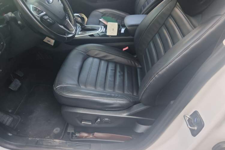 Used Ford Edge 2015 2.0T GTDi 4x4 High-Grade Model Left Front Seat