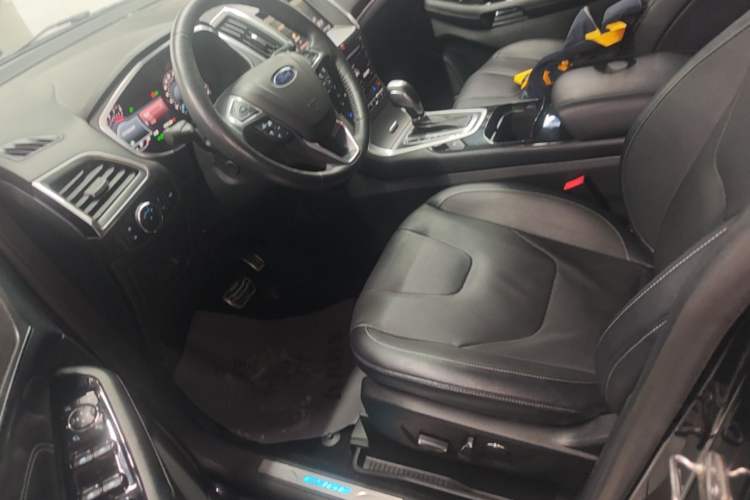Used Ford Edge 2015 2.0T GTDi Four-Wheel Drive Prestige Model Left Front Seat