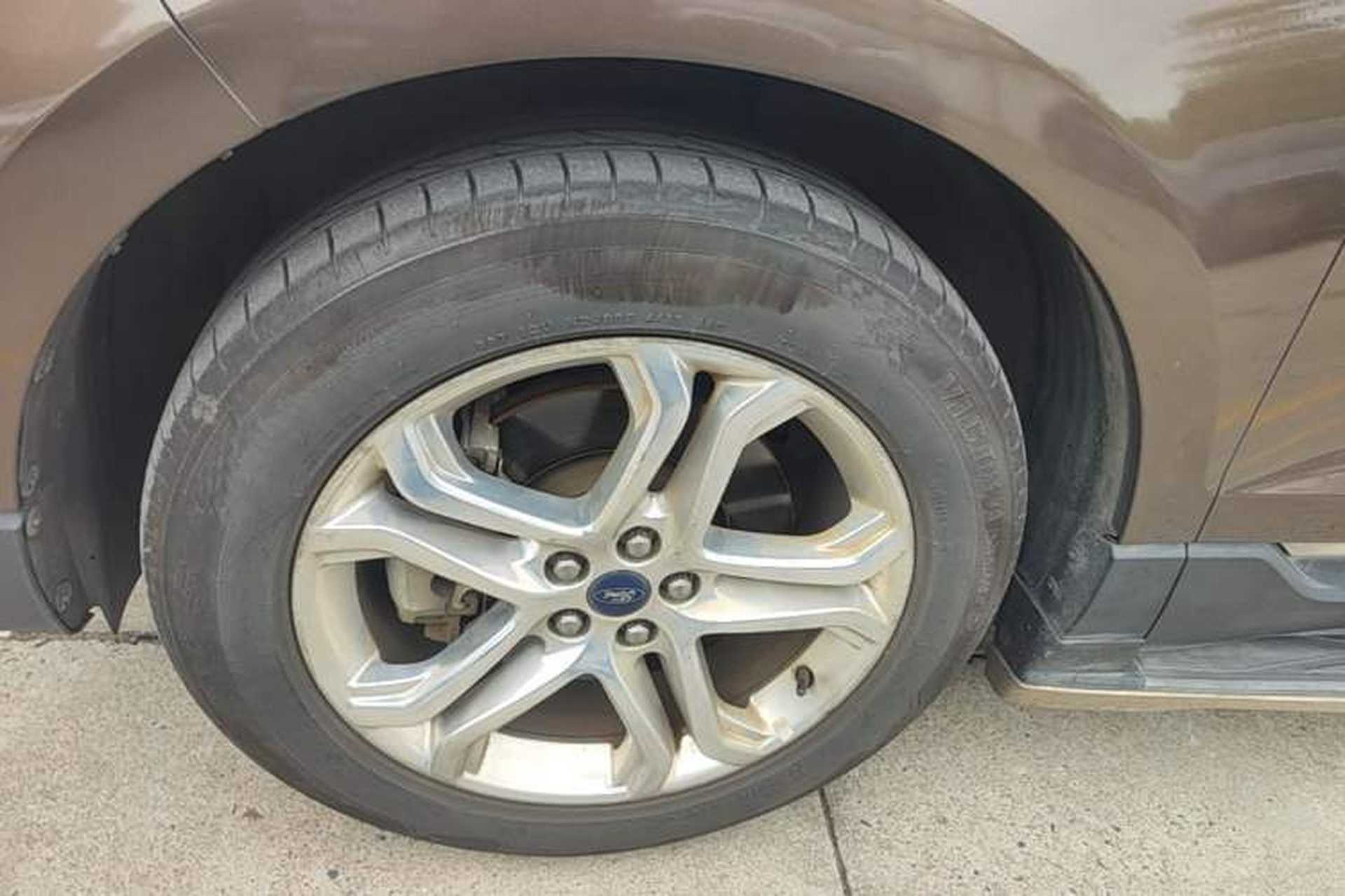 Used Ford Edge 2015 2.0T GTDi Two-Wheel-Drive High-Line Version Left Front Wheel Hub