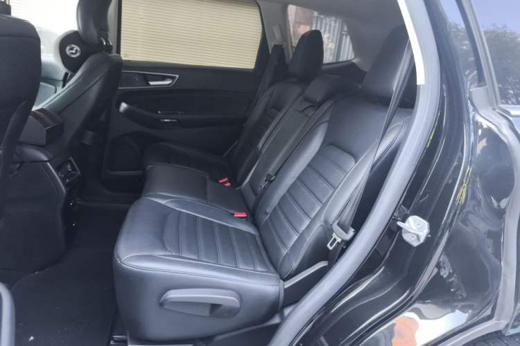 Used Ford Edge 2015 2.0T GTDi Two-Wheel-Drive Platinum Edition Left Rear Seat