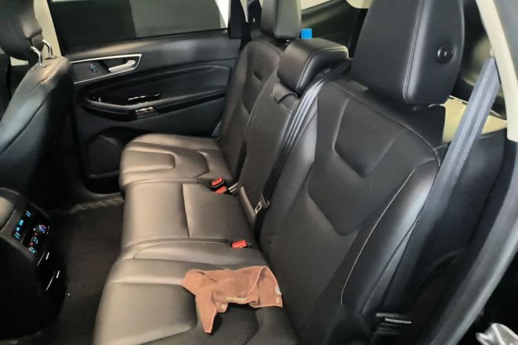 Used Ford Edge 2015 2.7T GTDi 4x4 Prestige 7-Seater Left Rear Seat