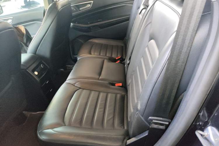 Used Ford Edge 2015 2.0T GTDi Two-Wheel-Drive High-Line Version Left Rear Seat