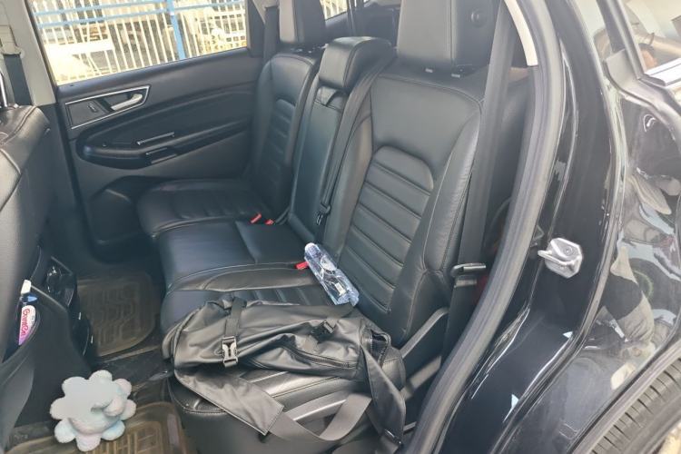 Used Ford Edge 2015 2.0T GTDi Two-Wheel-Drive High-Line Version Left Rear Seat