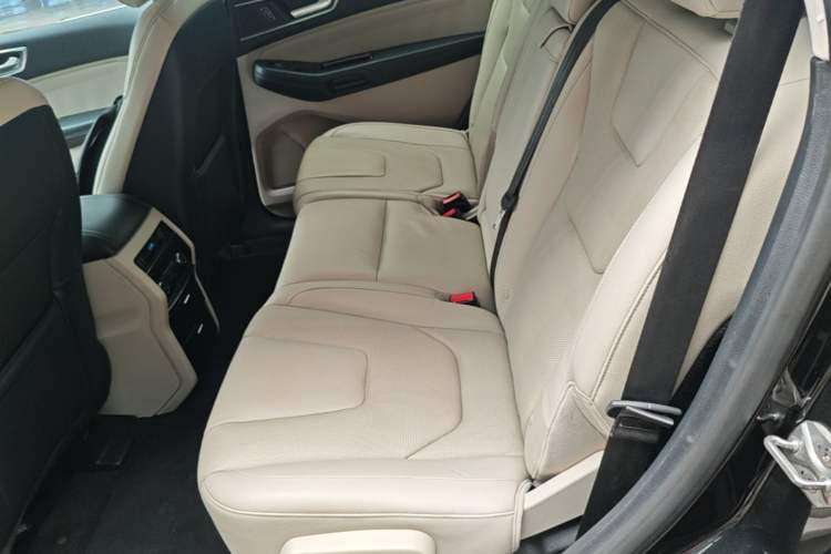 Used Ford Edge 2015 2.0T GTDi Four-Wheel Drive Prestige Model Left Rear Seat