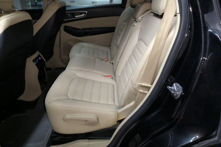 Used Ford Edge 2015 2.0T GTDi Two-Wheel-Drive High-Line Version Left Rear Seat