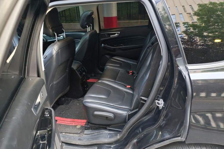 Used Ford Edge 2015 2.0T GTDi Four-Wheel Drive Prestige Model Left Rear Seat