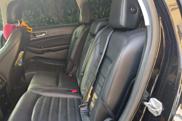 Used Ford Edge 2015 2.0T GTDi Two-Wheel-Drive Platinum Edition Left Rear Seat