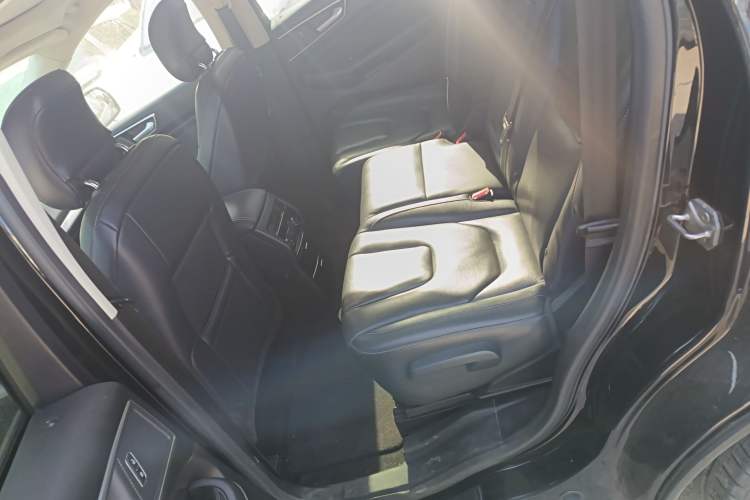 Used Ford Edge 2015 2.0T GTDi Four-Wheel Drive Prestige Model Left Rear Seat