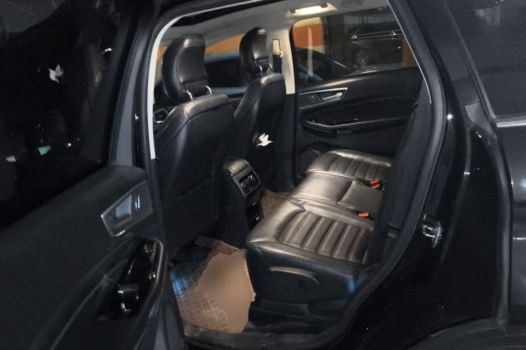 Used Ford Edge 2015 2.0T GTDi Two-Wheel-Drive High-Line Version Left Rear Seat