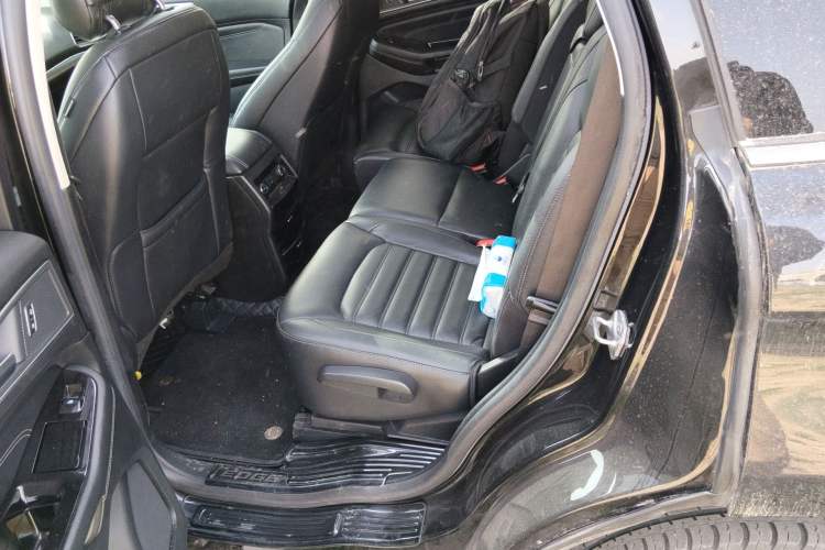 Used Ford Edge 2015 2.0T GTDi 4x4 High-Grade Model Left Rear Seat