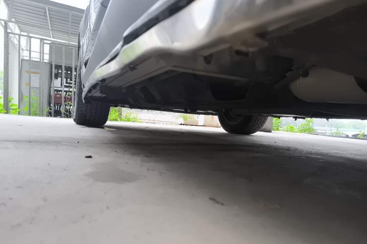 Used Ford Edge 2015 2.0T GTDi Two-Wheel-Drive Elite Edition Left Side Sill
