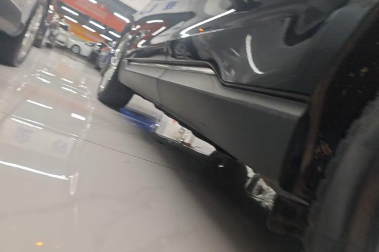 Used Ford Edge 2015 2.0T GTDi Four-Wheel Drive Prestige Model Left Side Sill