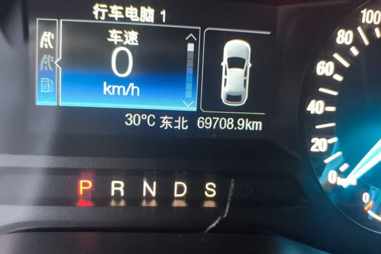Used Ford Edge 2015 2.0T GTDi Two-Wheel-Drive Platinum Edition Odometer Close Up